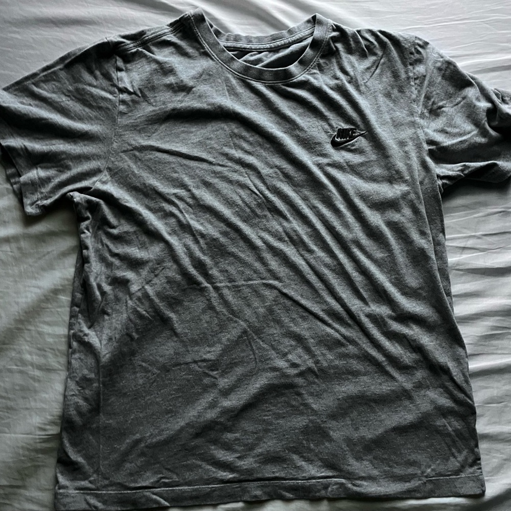 Nike Gray T-Shirt L